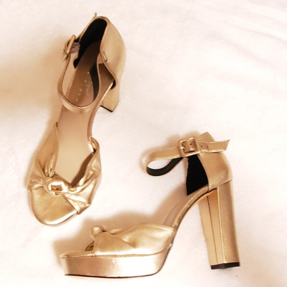 Lord & Taylor Gold Leather Heel Platform Sandal 8M